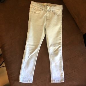 It was used once for about an hour.It is in perfect condition and it’s adorable!